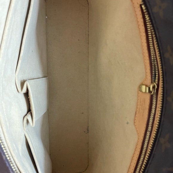 Louis Vuitton Luco Tote - Picture 7 of 11